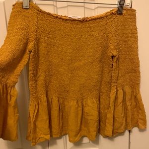 Medium Candies Golden Yellow Long Sleeve Off-the-Shoulder Top